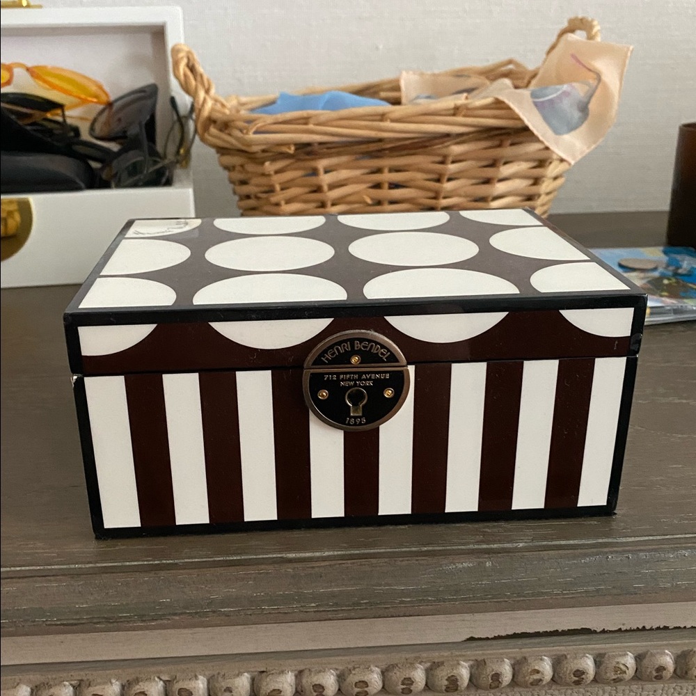 Henri Bender jewelry box